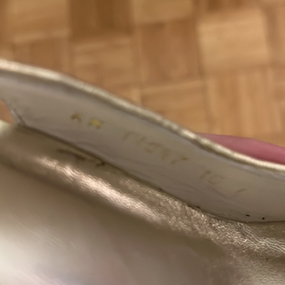 Stuart Weitzman gold glitter peep toe heels, 10 - Picture 4 of 4